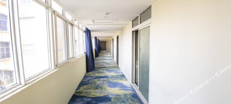 哈啰酒店(西安航天城地铁站店)图片