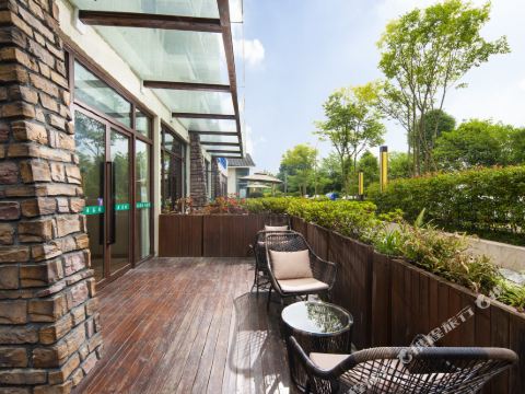 崇州街子古镇斯维登温泉度假酒店青城山居店