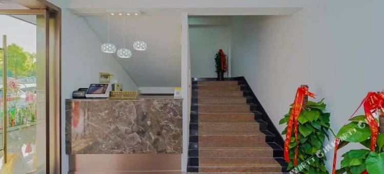 轻住·轻奢精品酒店(上海大学宝山校区店)图片