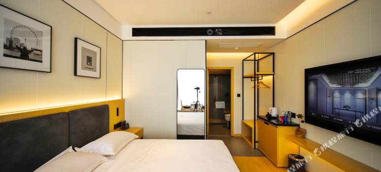 云朵酒店(南充不夜城西华师范大学华凤校区店)图片