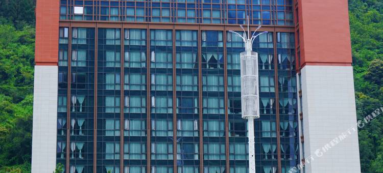 宝兴夹金山大酒店图片