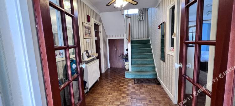 盖特威克四季旅馆(All Seasons Guest House Gatwick & Airport Parking)图片