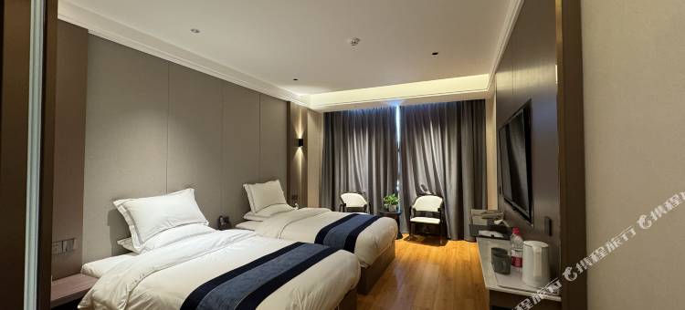 玛沁和平大酒店图片