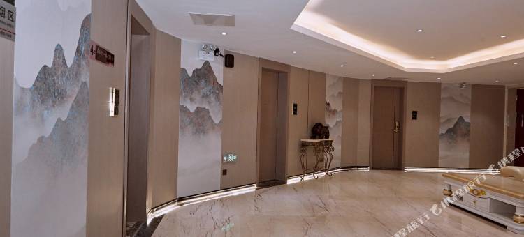 德令哈蓝天白云大酒店(德令哈市中心广场店)图片