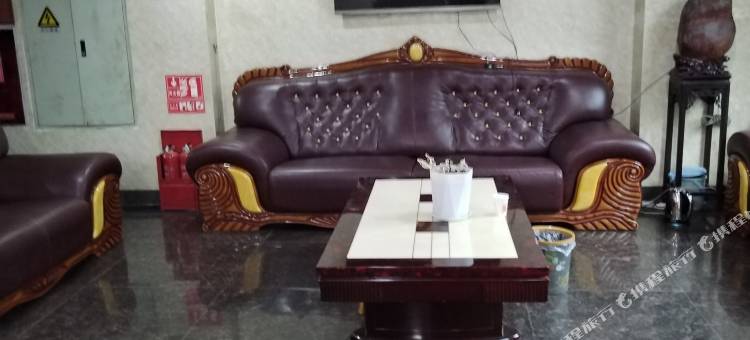 东森假日酒店(峨边步行街店)图片