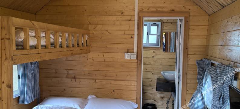 坡豪旅游码头木屋民宿图片