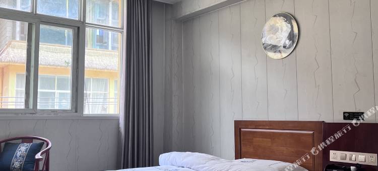 贡山逸景酒店(独龙江店)图片