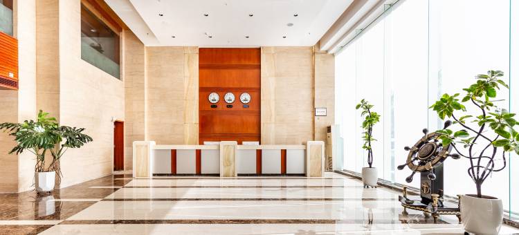 启明假日酒店(威海半月湾沙滩店)图片