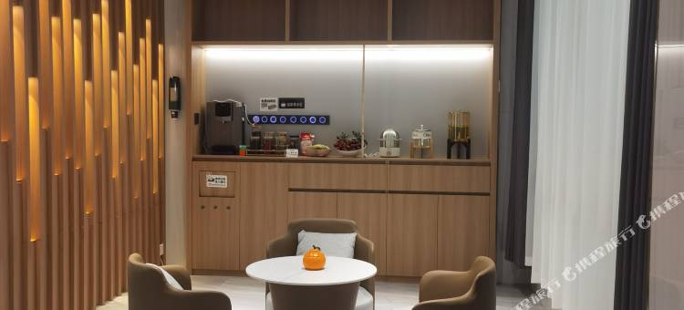 合山七星伴月公寓酒店图片