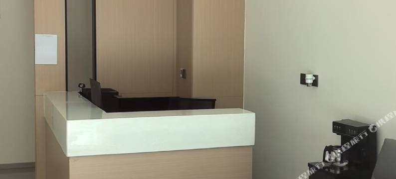 泸定磨西红孜酒店图片