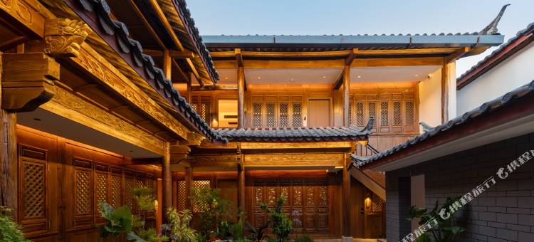 花筑·三宅壹笙·中古设计师观雪民宿(丽江古城四方街店)图片