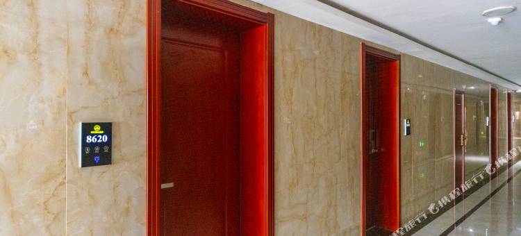 途窝假日酒店(华亭汽车站客运中心店)图片