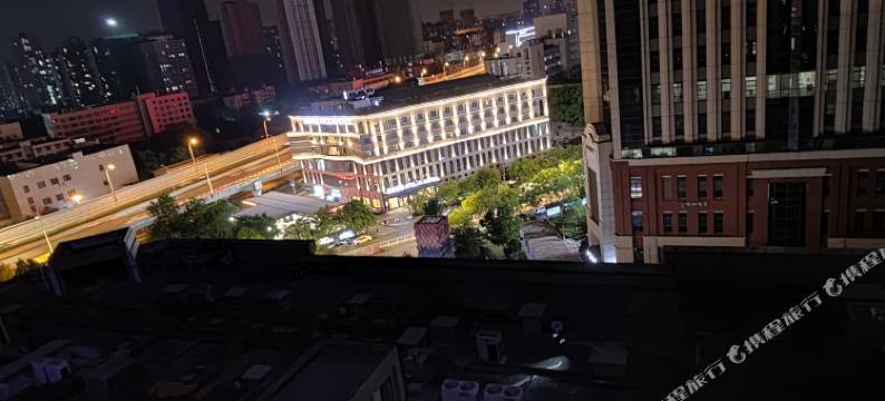 秘境智能影院民宿(光谷广场杨家湾店)图片