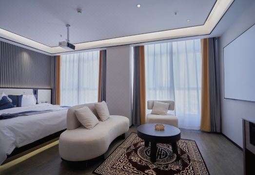 Xizi Light Luxury Hotel (Urad Qianqi Government Store)Hotel Overview
