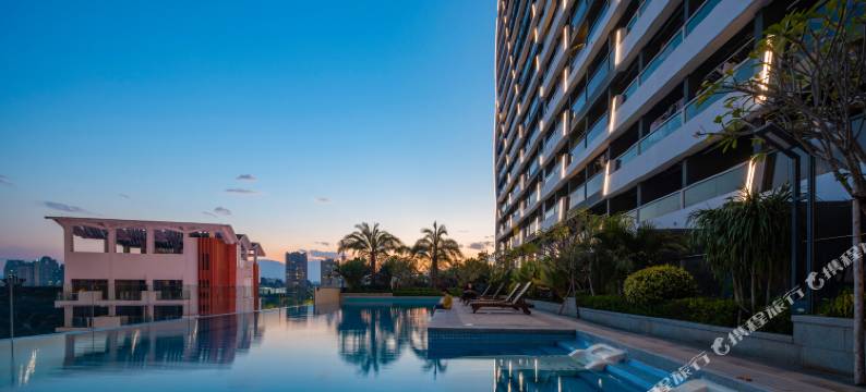 悦元橙江景酒店(西双版纳景洪告庄西双景星光夜市店)图片