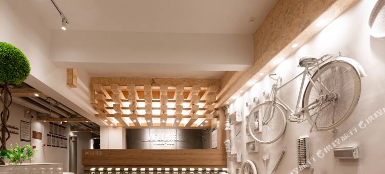 无隐良居酒店(文山硕峰新天地店)图片