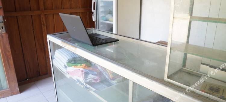 OYO 96881831 斯里甘地红岛海滩民宿，靠近潘切尔海滩(Hotel O Homestay Srikandi Pulau Merah BeachNearPantai Pancer)图片