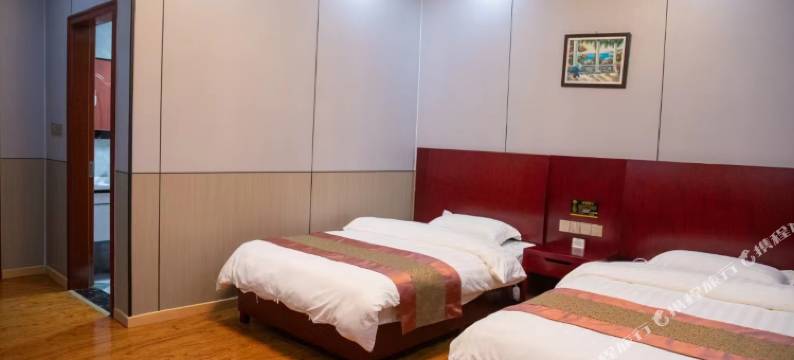 碌曲郎木寺雨辰宾馆图片