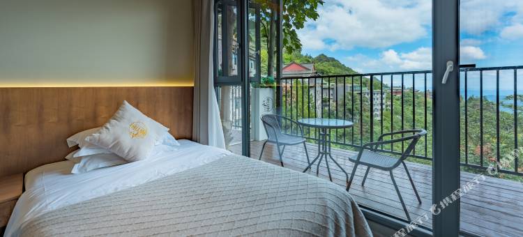 坐忘里·观峦民宿(武当山南岩景区店)图片