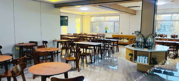 逊克乌娜吉白桦小镇酒店图片