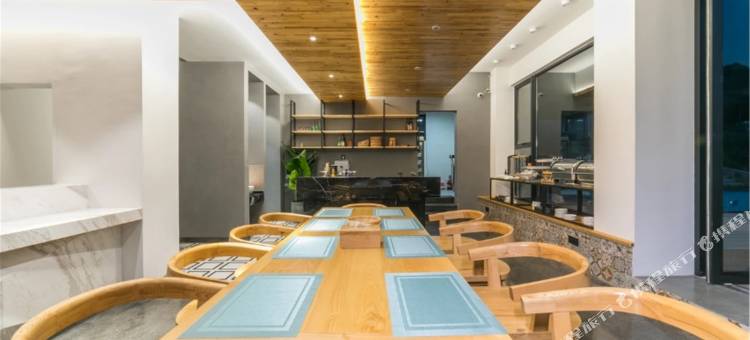 青城山水·庭院江景民宿(凤凰古城景区南华桥店)图片