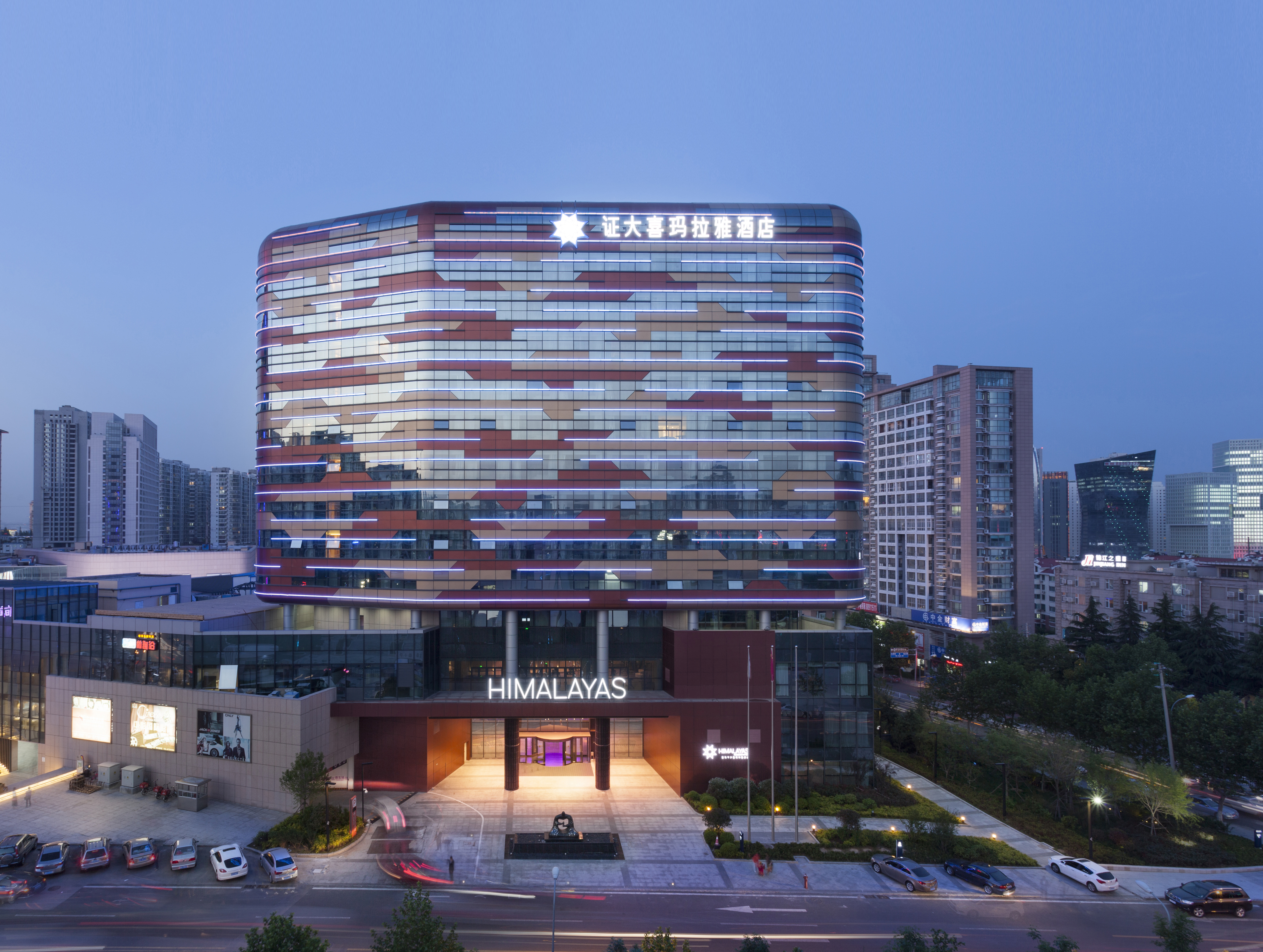 青岛证大喜玛拉雅酒店
