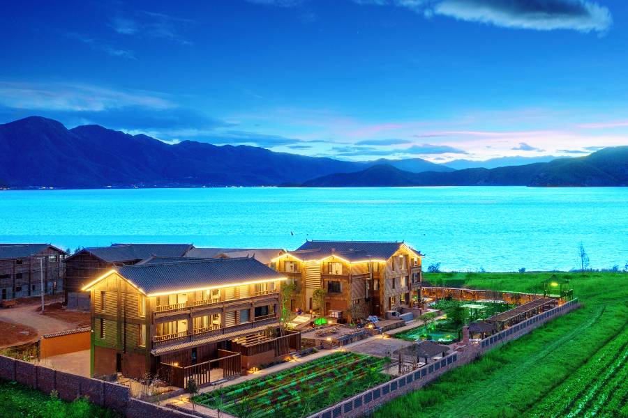 糊塗窩湖景度假民宿(瀘沽湖親愛的客棧)