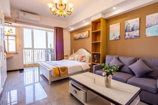 金凤凰酒店(长沙北辰三角洲地铁站店)