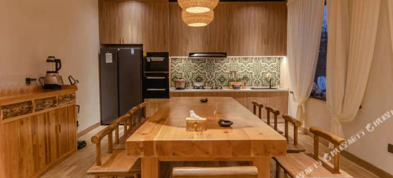 半山居雪山民宿图片