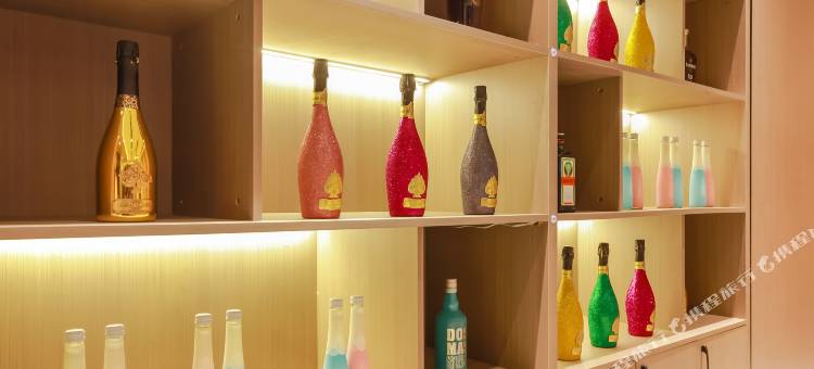 广州久龙酒店(凤冈步行街智慧新城店)图片