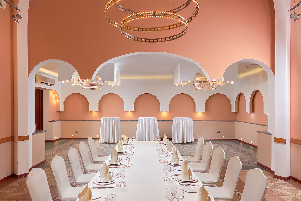 Hotel Izmailovo Delta Hotel Overview