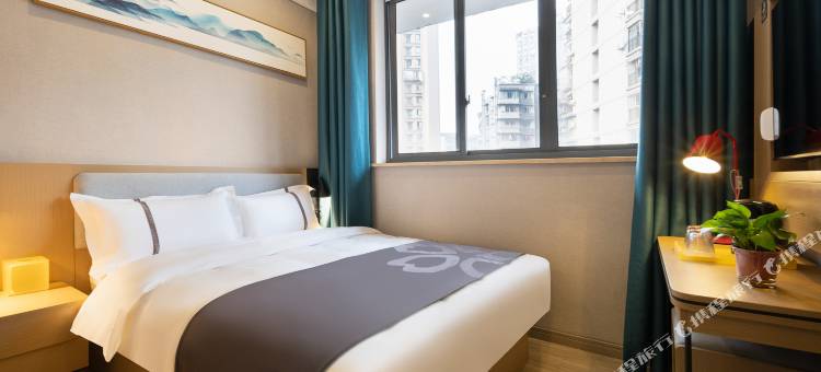 花美时酒店(重庆沙坪坝高铁站三峡广场店)图片