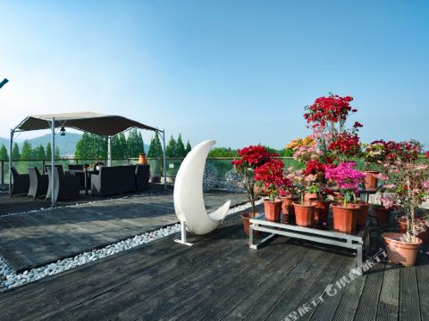 艺家温泉度假酒店(街子古镇店)详情-pc酒店预订-中国南方航空官网