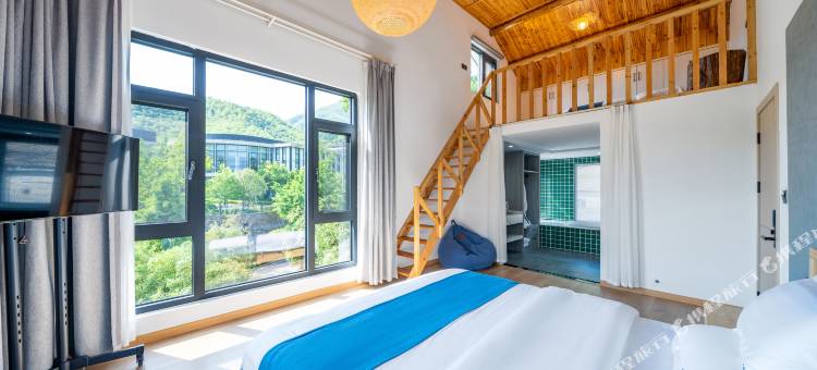 安吉比邻泳池度假民宿(余村两山景区店)图片