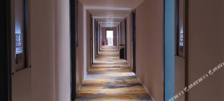 盐边卿云酒店图片