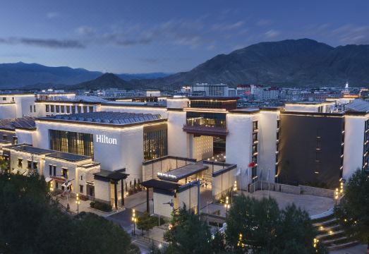 日喀则希尔顿酒店外景图