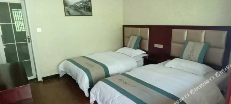 龚滩古镇观景楼图片