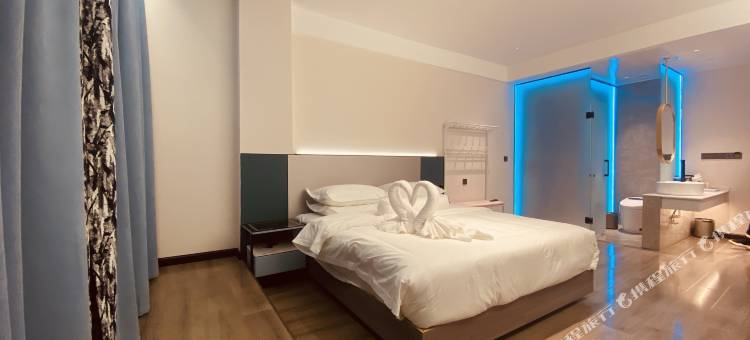 师宗九臻邸苑酒店图片