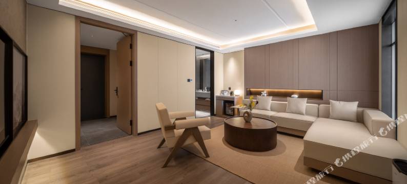 可可托海清澄白山民宿图片