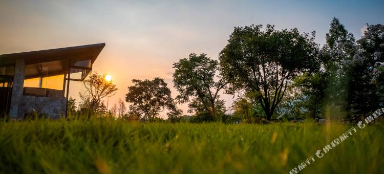 YOLO 惹莲・山河集|Designer 河景树屋度假民宿图片