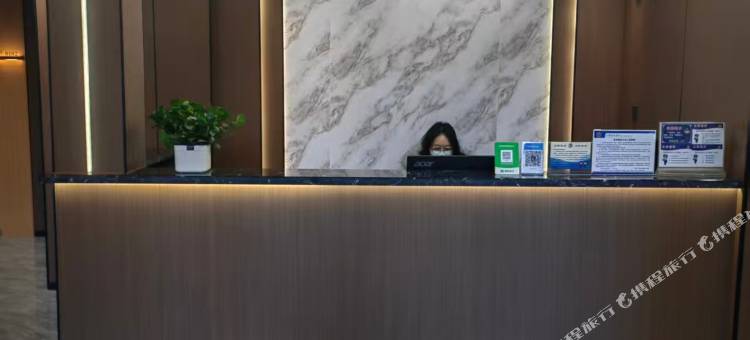 华庭电影酒店(高铁站洱海公园店)图片
