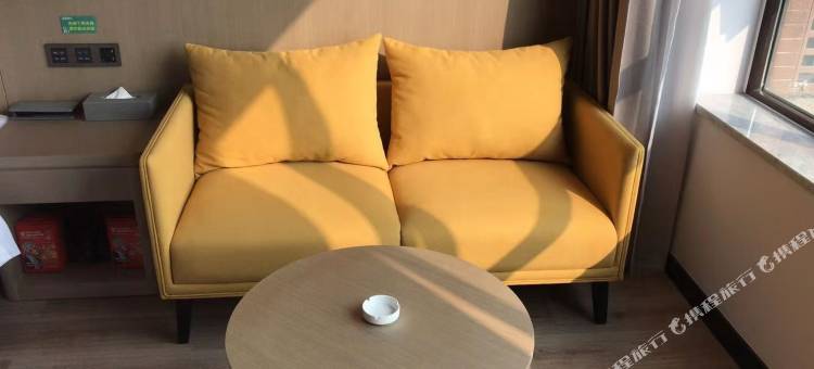 金堂淮口枫领假日酒店图片