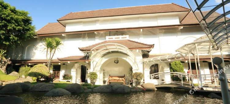 谏义里自由酒店(Hotel Merdeka Kediri)图片