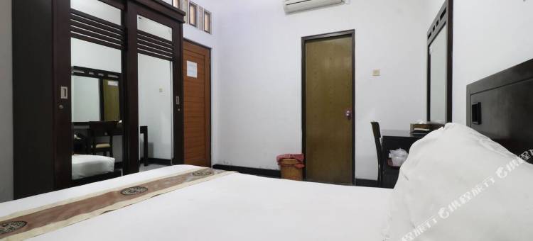 迪纳尔家庭旅馆加永安清真红伙伴(Dinnar Homestay Gayungan Syariah RedPartner)图片