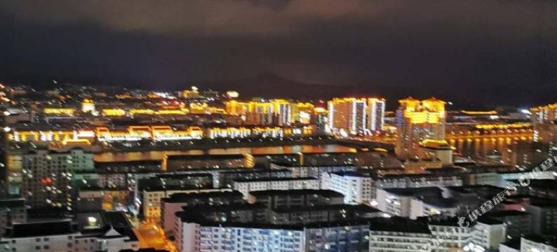 延边延大学仕园双大床房(电梯空调密码4人间)公寓(公园路分店)图片