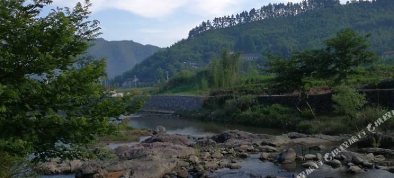 湖州费费666公寓(龙王山路店)图片