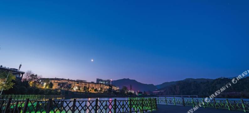 湖畔云上酒店(天全中医院店)图片