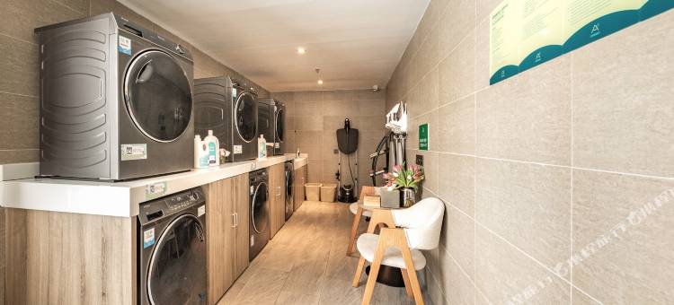 拉萨布达拉宫娘热南路亚朵酒店图片