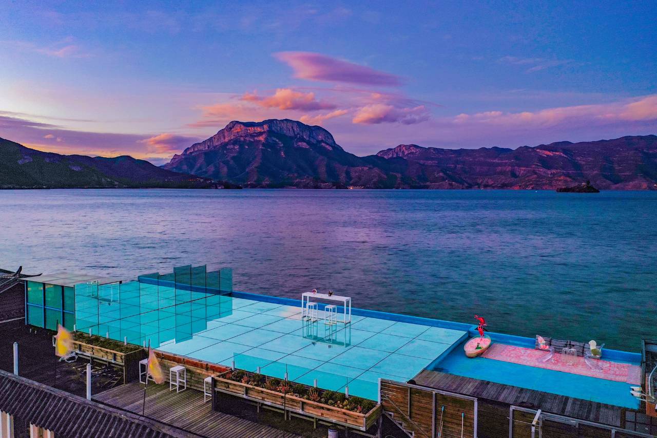 三色云河(泸沽湖大落水店)图片