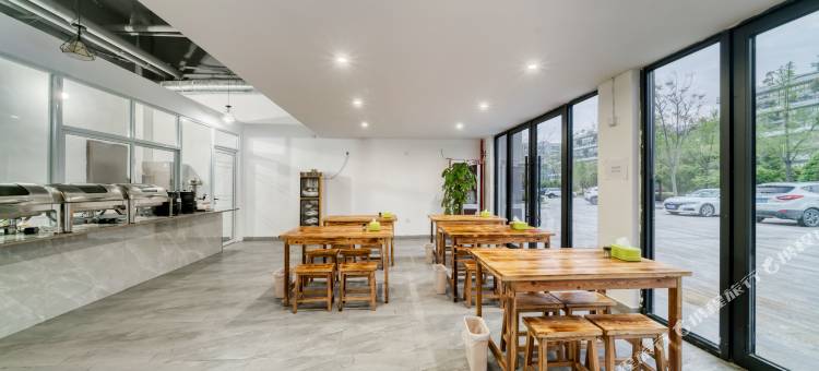 回禾梦巢酒店(龙游城北开发区店)图片